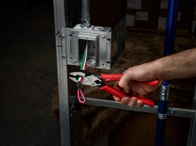 Milwaukee Linemans Pliers with Crimper 1.77